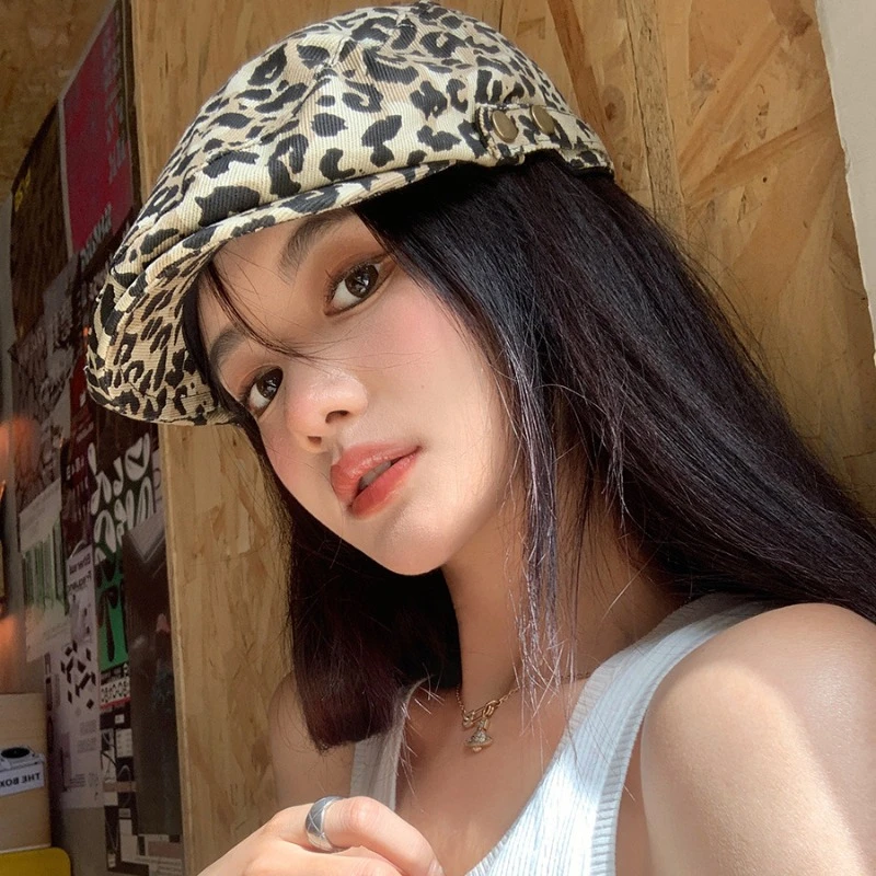 New Retro Leopard Print Beret Spring and Summer Male and Female Literary Painter Hat Casual Sunshade Short Brim Forward Cap