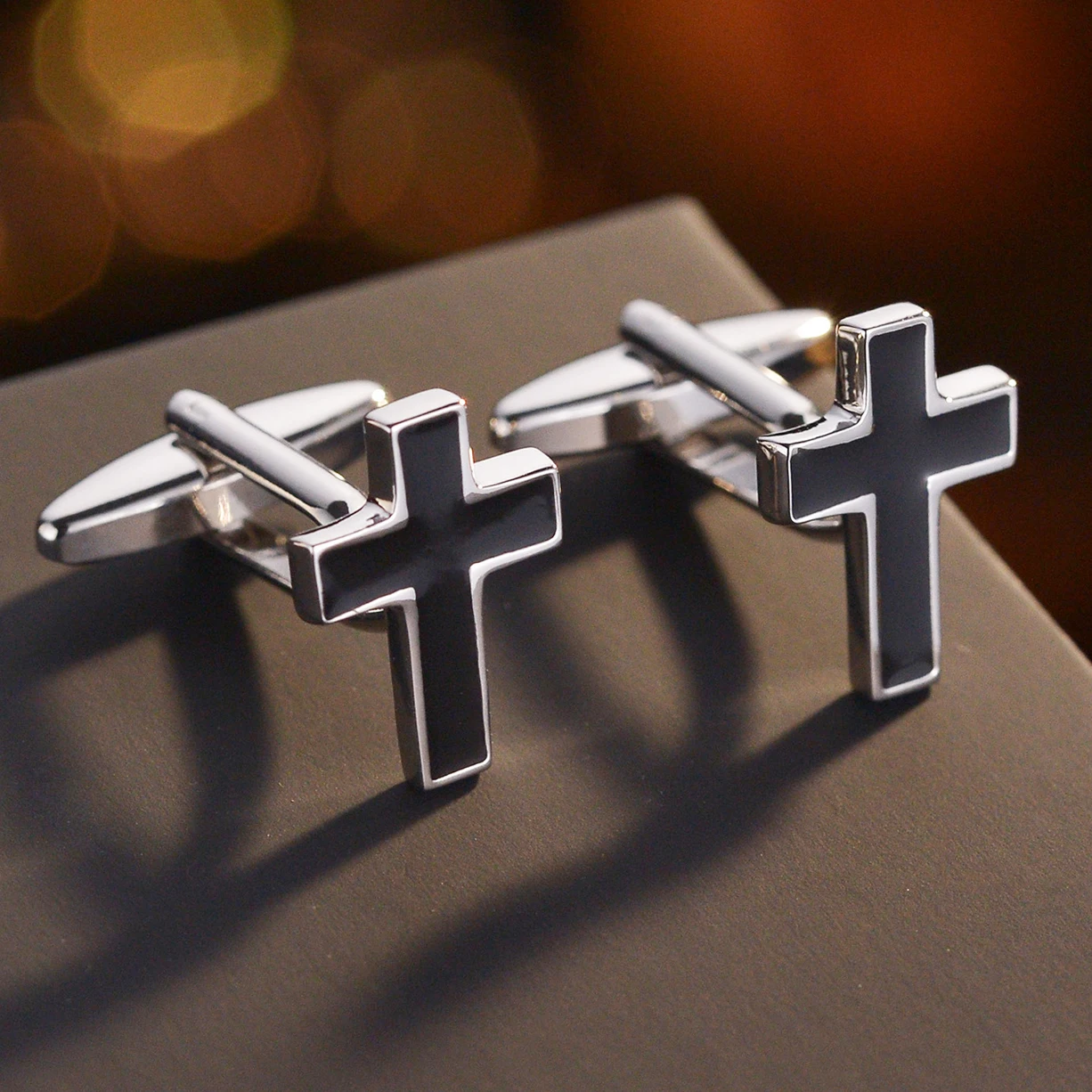 2pcs High Quality Copper Cross Cufflinks for Men Rock Fashion Cuff Buttons Jewelry Gifts Daily Outfits