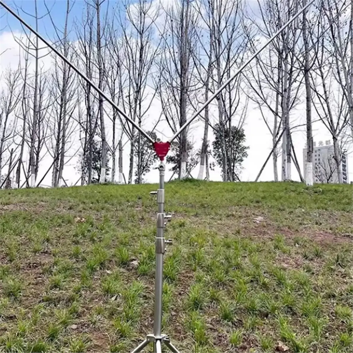 GH-V5 7-54MHz Waterproof Balun Dipole Broadband Portable V Shaped Antenna Waterproof Balun Dipole Shortwave Antenna Red
