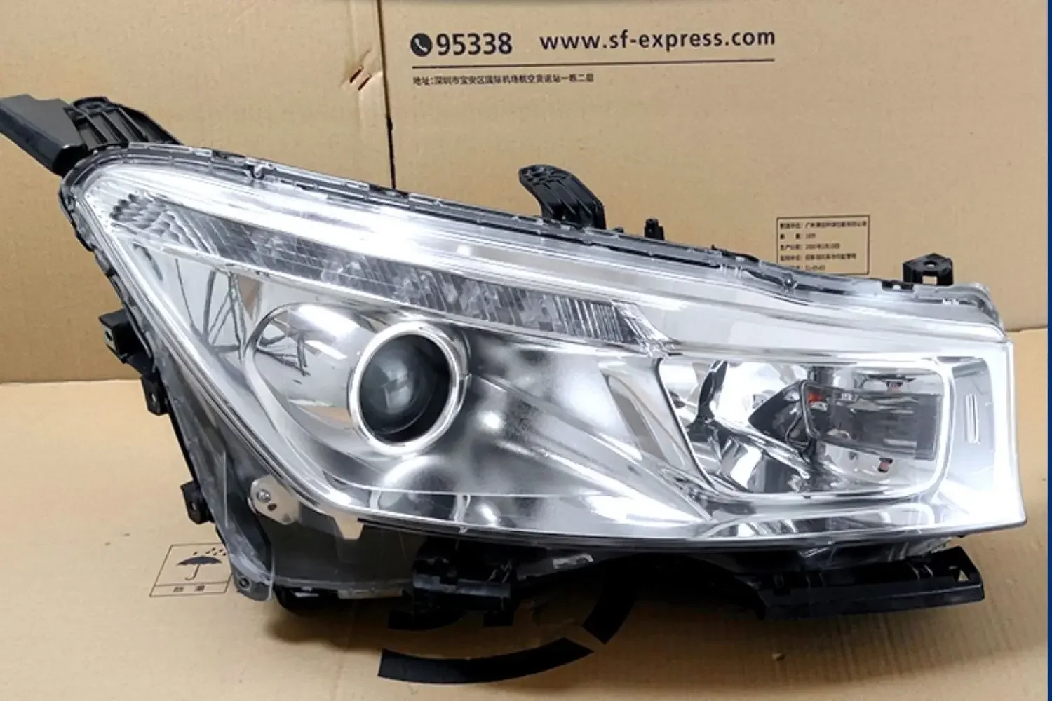 

Car Xenon Headlight for Peugeot 4008 12-13 Angel eye Daytime Running DRL Head lamp Low High Beam Turn signal