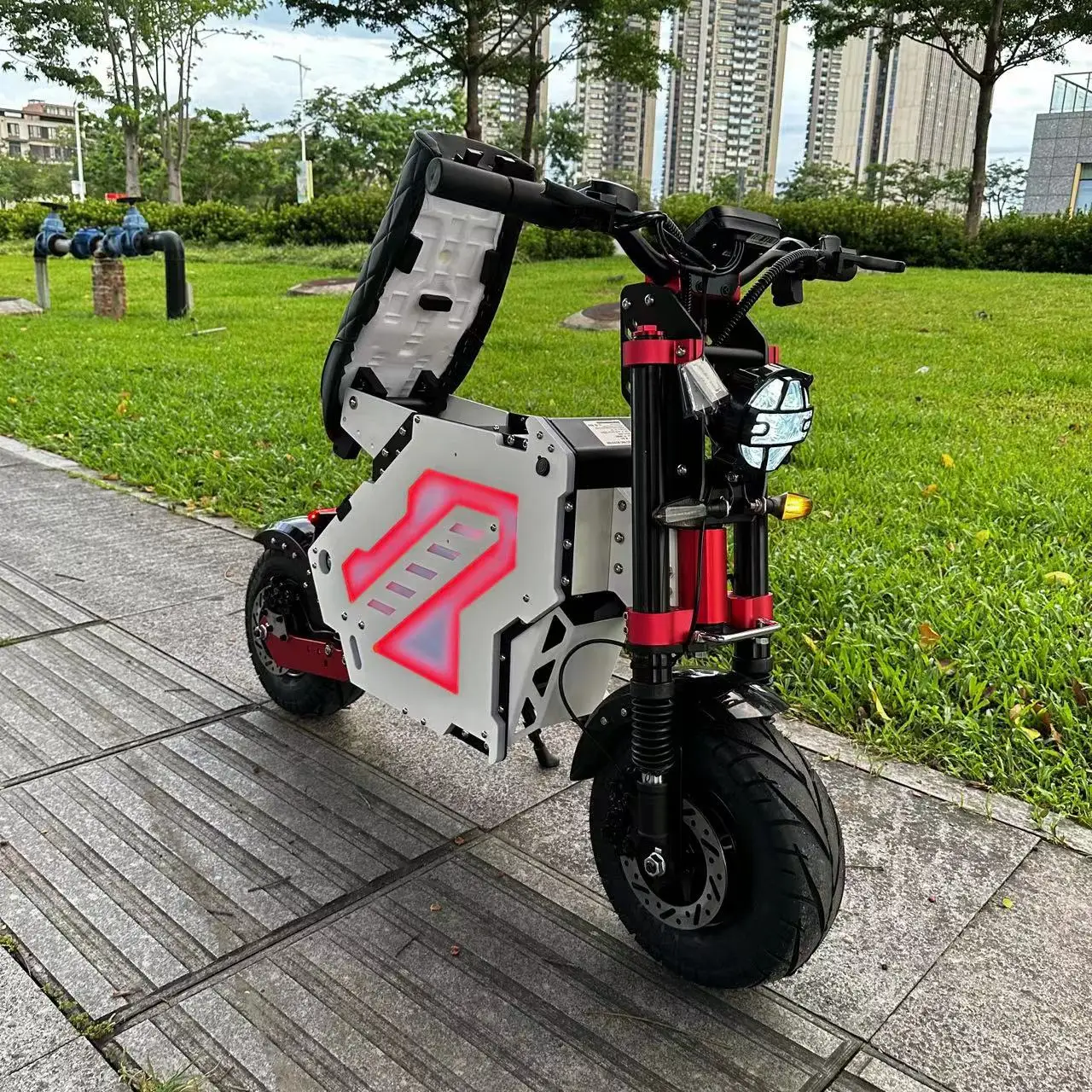 Molo5 NFC or Password New Cheap Electro Scooter 100KM/H 8000w Motor Off Road 10000w 100AH Battery Capacity 300km EScooter