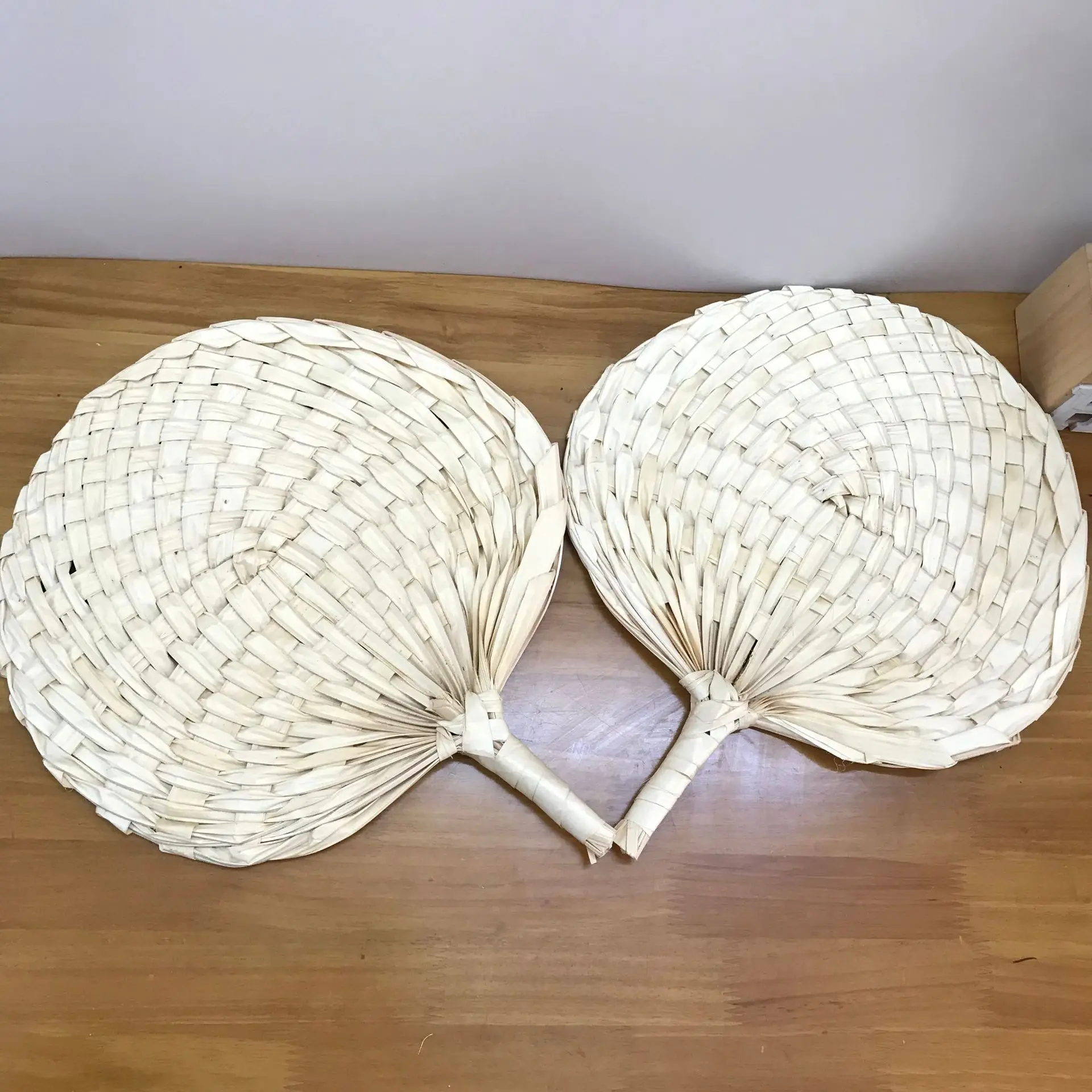 1pc Pu Fan Old Hand-woven Children's Hanfu Swing Fan Bamboo Fan Grass Summer Ancient Style Big Handmade Palm Leaf Fan