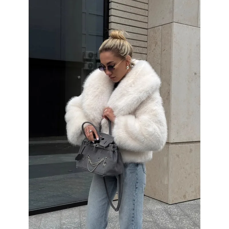 

2025 Autumn Winter Lady Furry Warm Outwear New Fashion Solid Faux Fur Coat Women Loose Lapel Full Sleeve Street Outwears