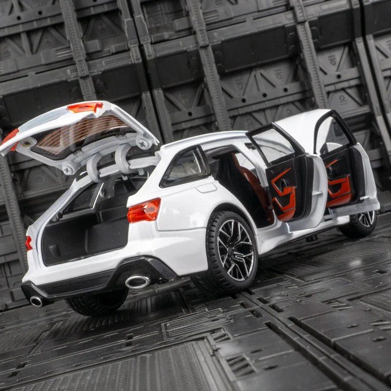 1:24 portas de modelo de carro em liga Audi RS6 e capô do motor, o porta-malas pode ser aberto tem funções de som e iluminação simuladas
