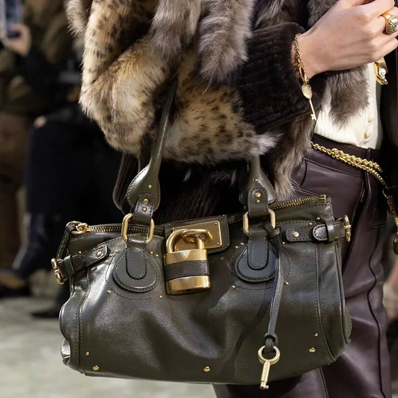 حقيبة حمل مصممة بإبزيم قفل عتيق، حقائب كتف كلاسيكية ذات سعة كبيرة للتنقل، حقائب يد نسائية عصرية، حقيبة شارع فاسق