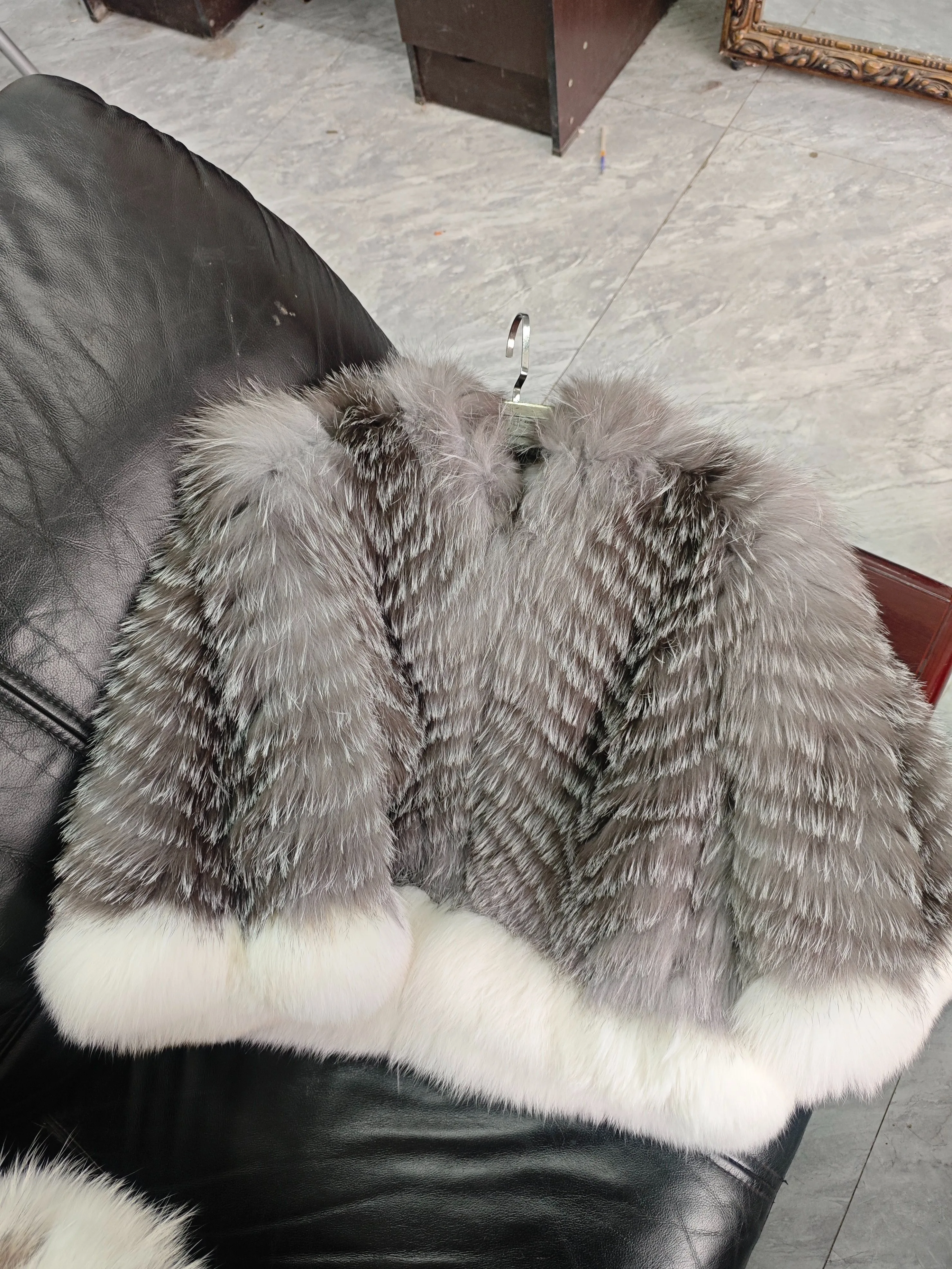 Hot Selling New autumn winter Cape Half-Sleeved Warmth Fox Fur Coat Luxury Fox Fur Wrap Women Real Fox Fur striped Shawl