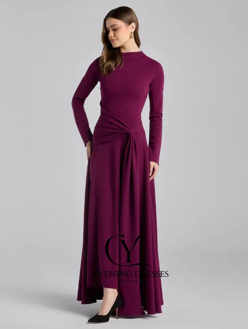 فساتين CUYUN أنيقة بأكمام طويلة لحفلات الزفاف للضيوف أرجواني كريب ثنيات غير متماثلة ورقبة غير متماثلة فستان ماكسي مخصص للحفلات 2026