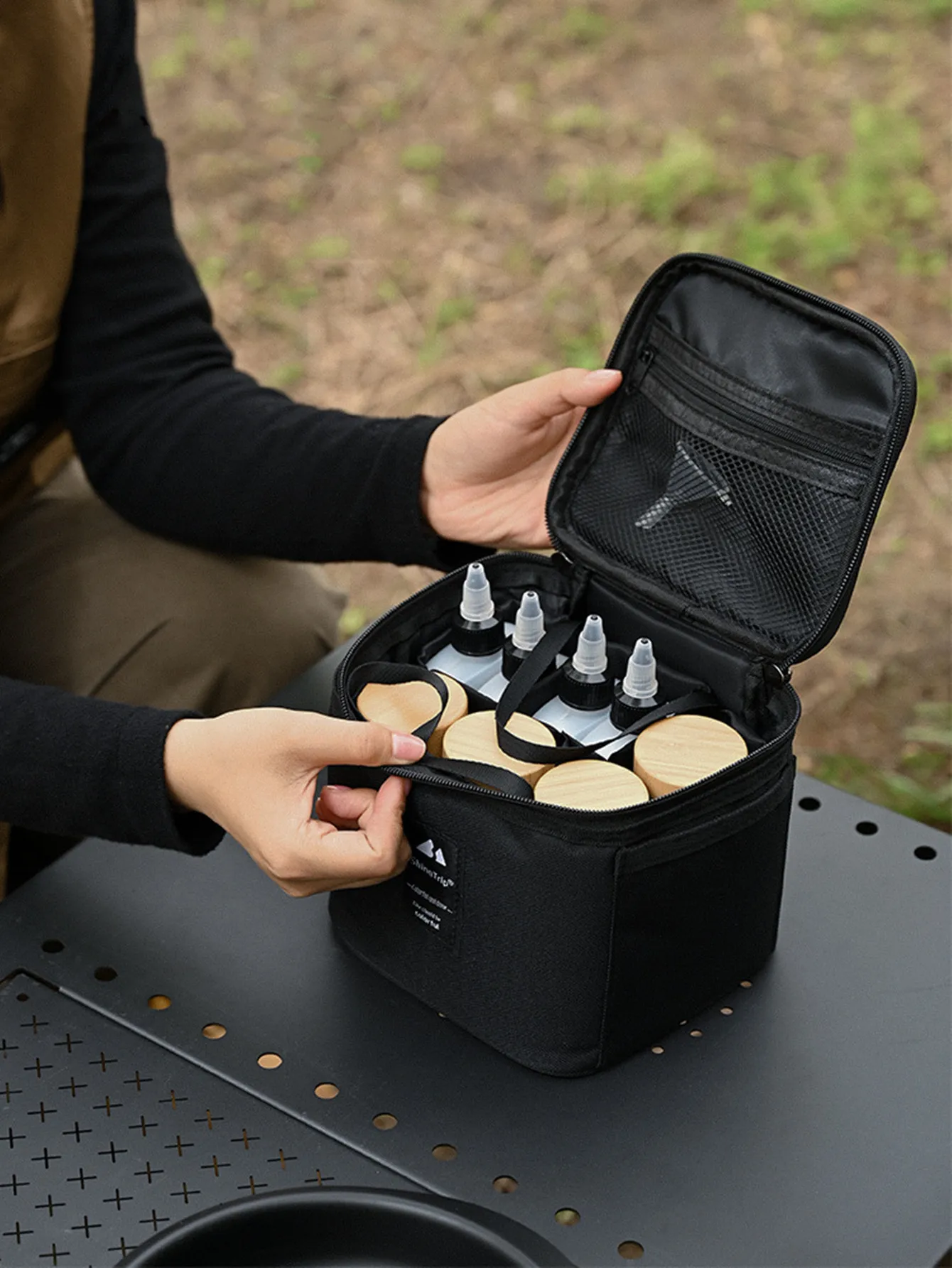 

Outdoor Portable Seasoning Bottle Set Camping Seasoning Box Combination Storage Kit BBQ Oil Bottle Dispenser Bottle