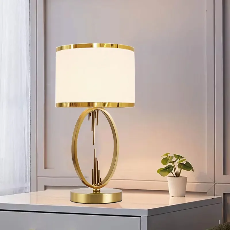 Postmodern Bedroom Bedside Lamp Modern Simple Study Creative European Living Room Hotel Metal Decorative Desk Lamp