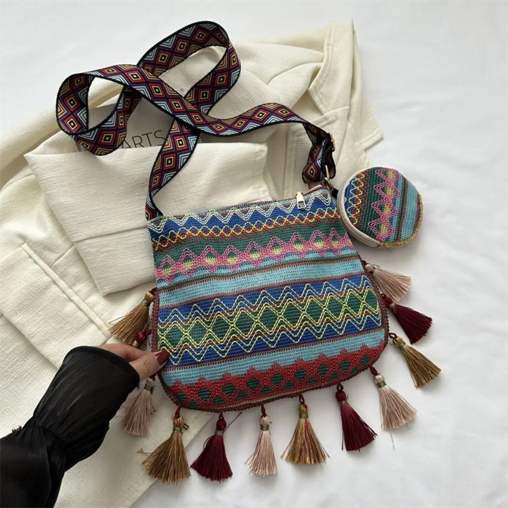 

Tassel Ethnic Style Crossbody Bags Large Capacity Messenger Bag Fringe Shoulder Bag Woven Bag Geometric Handbag with Coin Purse
