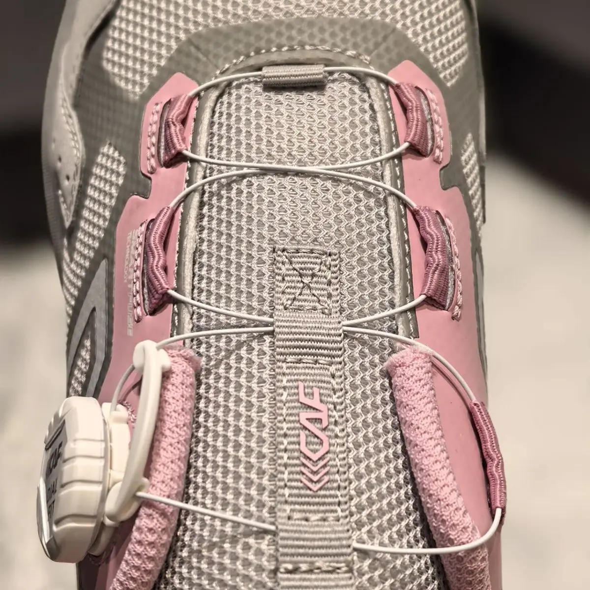 2025 New summer lightweight high quality cushioning couple running shoes breathable comfortable