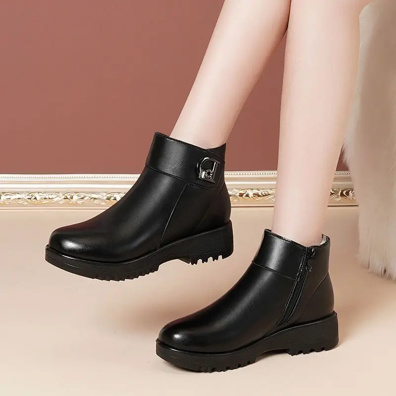 

Кожаные непромокаемые женские зимние ботинки, зимние ботинки на платформе с круглым носком на флисовой подкладке, новая рок-шикарная и элегантная женская обувь, распродажа