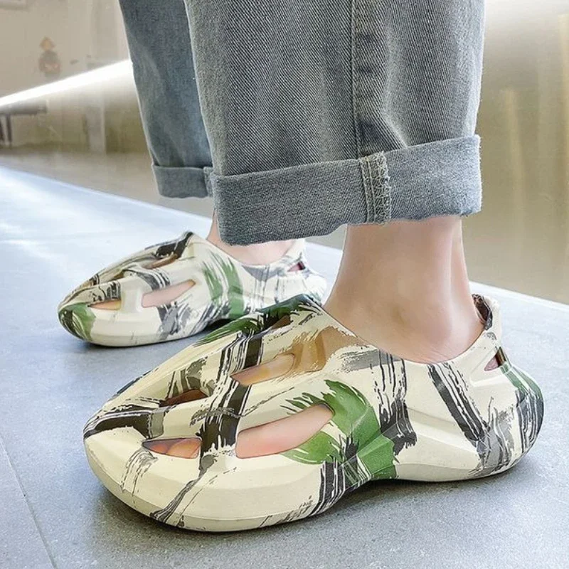 

Ultralight Men's Sandal Breathable Hole Shoes Barefoot Wholesale Pvc Stylish 2025 Styles Summer Sale High Quality Eva Male Shoe