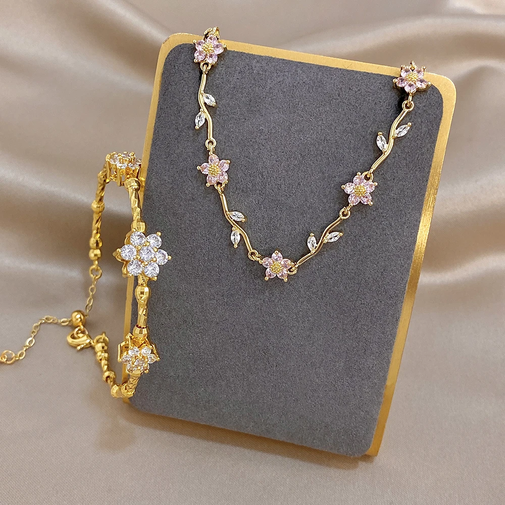 AENSOA Armband in Blattform mit rosa Blumen und weißen Zirkonia-Steinen für Damen und Herren, Charm-Armband aus Edelstahl, einzigartiges Design – Detail 8