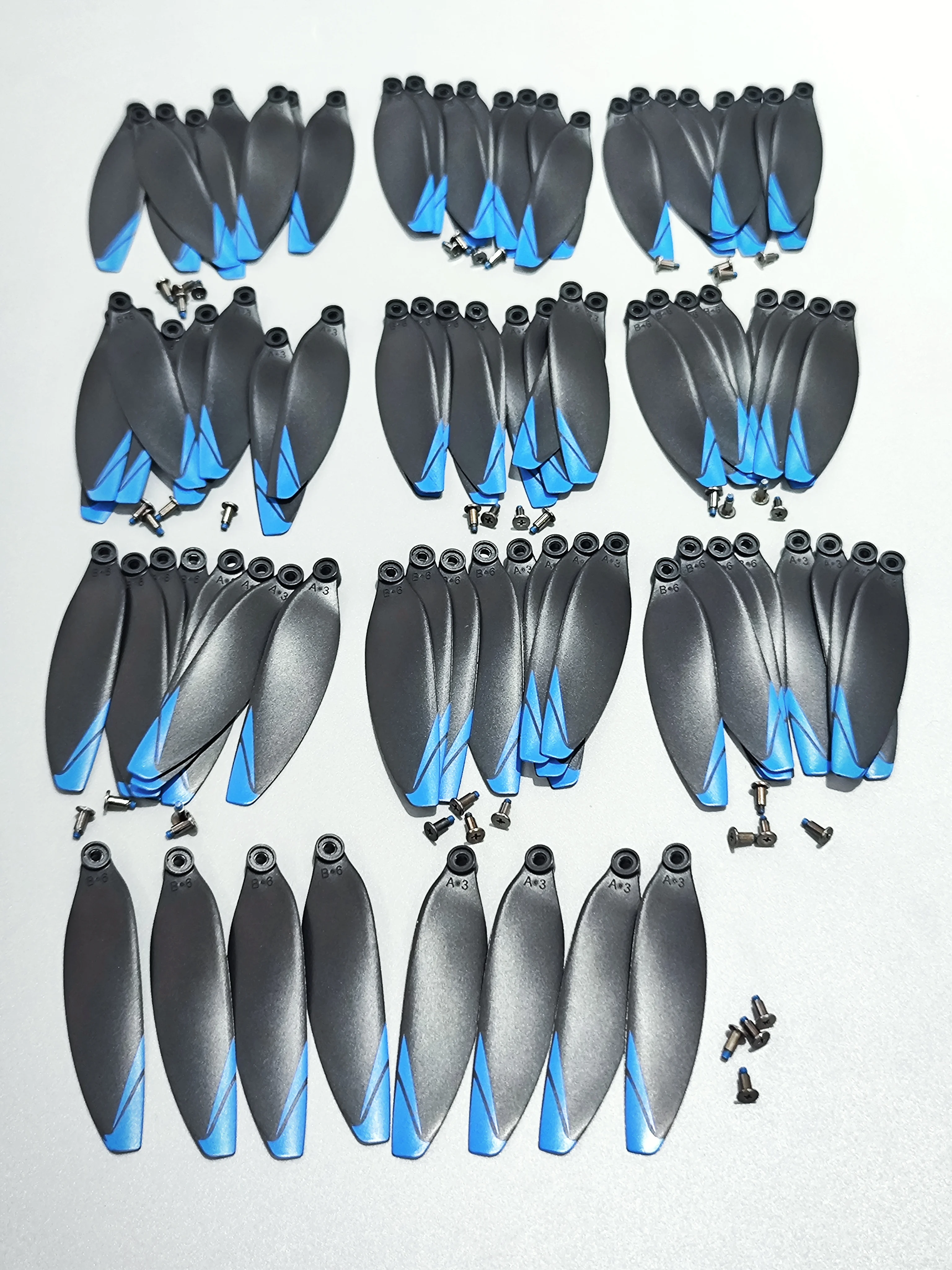 

D5 Дрон с большим экраном управления, бесщеточный воздушный самолет, квадрокоптер, запасные части, лопасть пропеллера 8/16/24/32/40/48/56/64/72/80 шт.