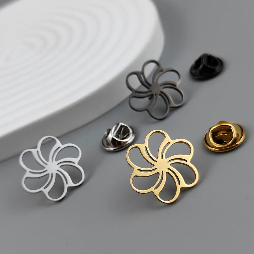

Stainless Steel Brooch for Mens Hollow Flower Brooches Suit Lapel Pins Men Jewelry Accessories Romantic Wedding Party Gifts