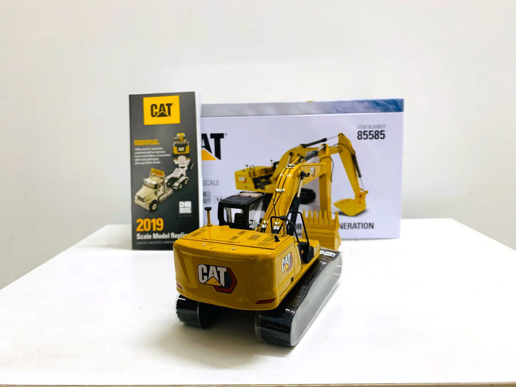 DM 330 Hydraulic Excavator Next Generation 1:50 Scale Metal By DieCast Masters 85585 Collectible Model New in Box