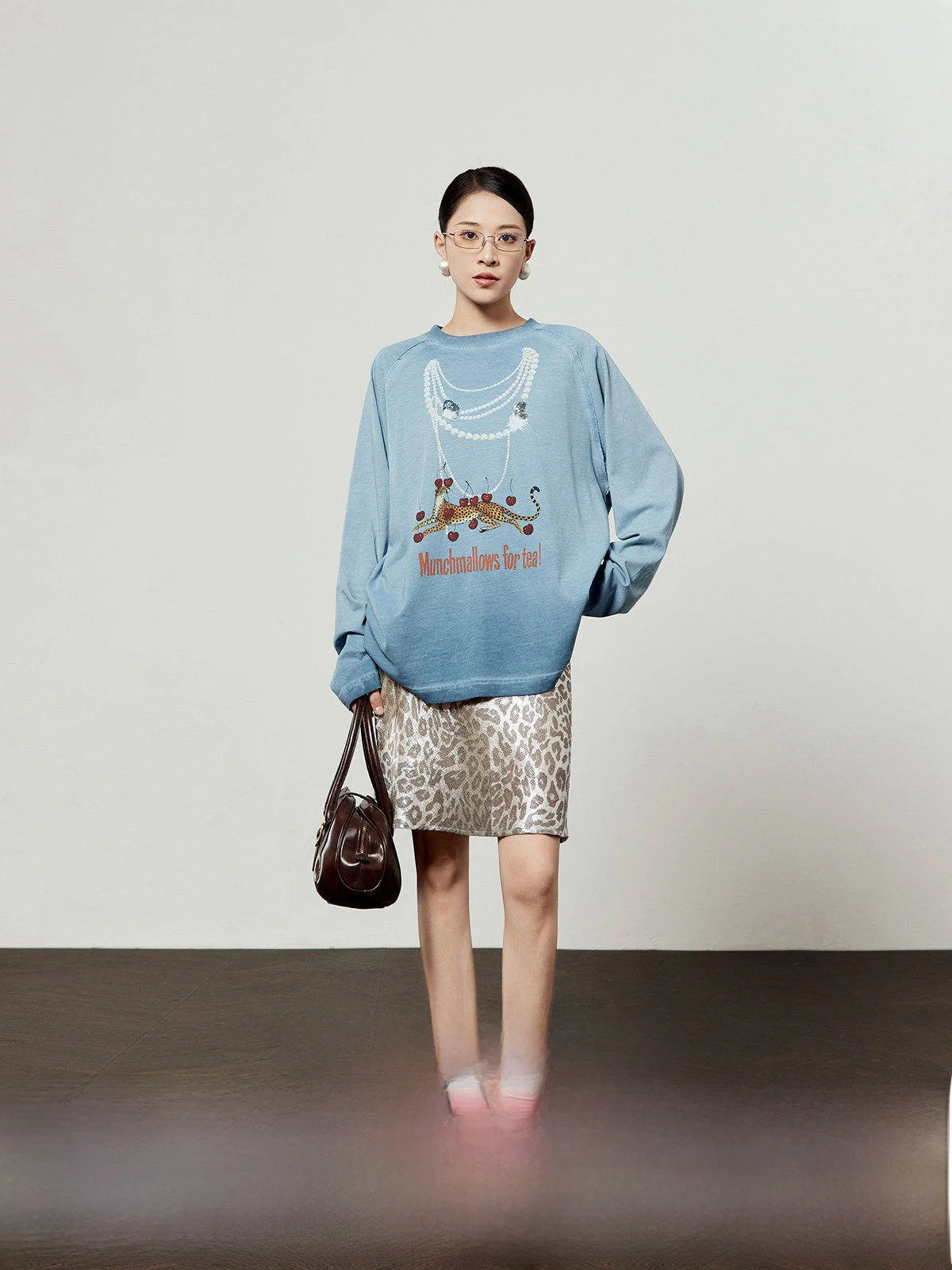 

Casual ey Blue Printed Long Sve T-irt Women's Loose Fit Comfortable Breathable round Ne Top by Zhou Li Wu