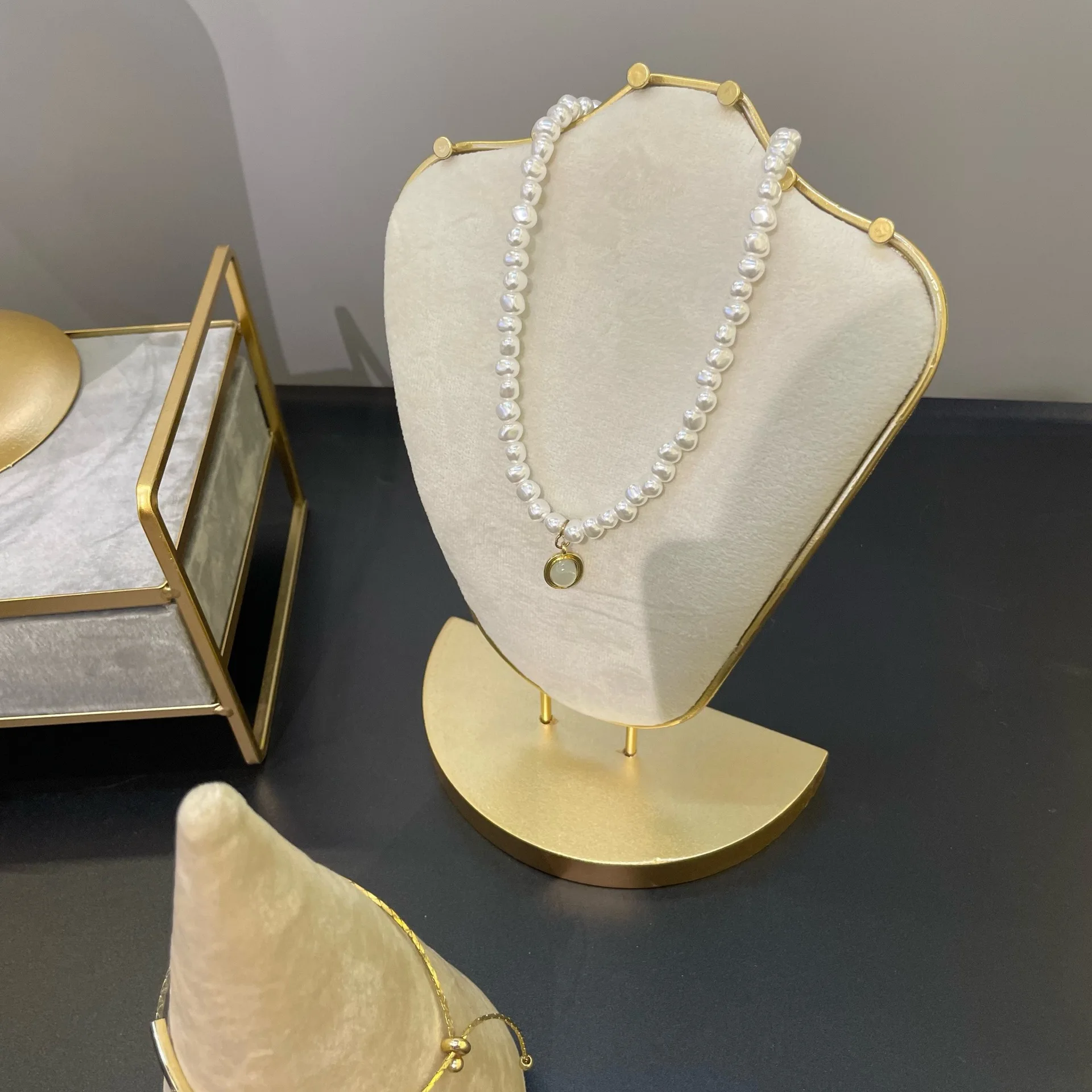 

Beige Jewelry Photography Prop Ornament Necklace Earring Display Rack Creative Jewelry Stand for Decoration Showcase