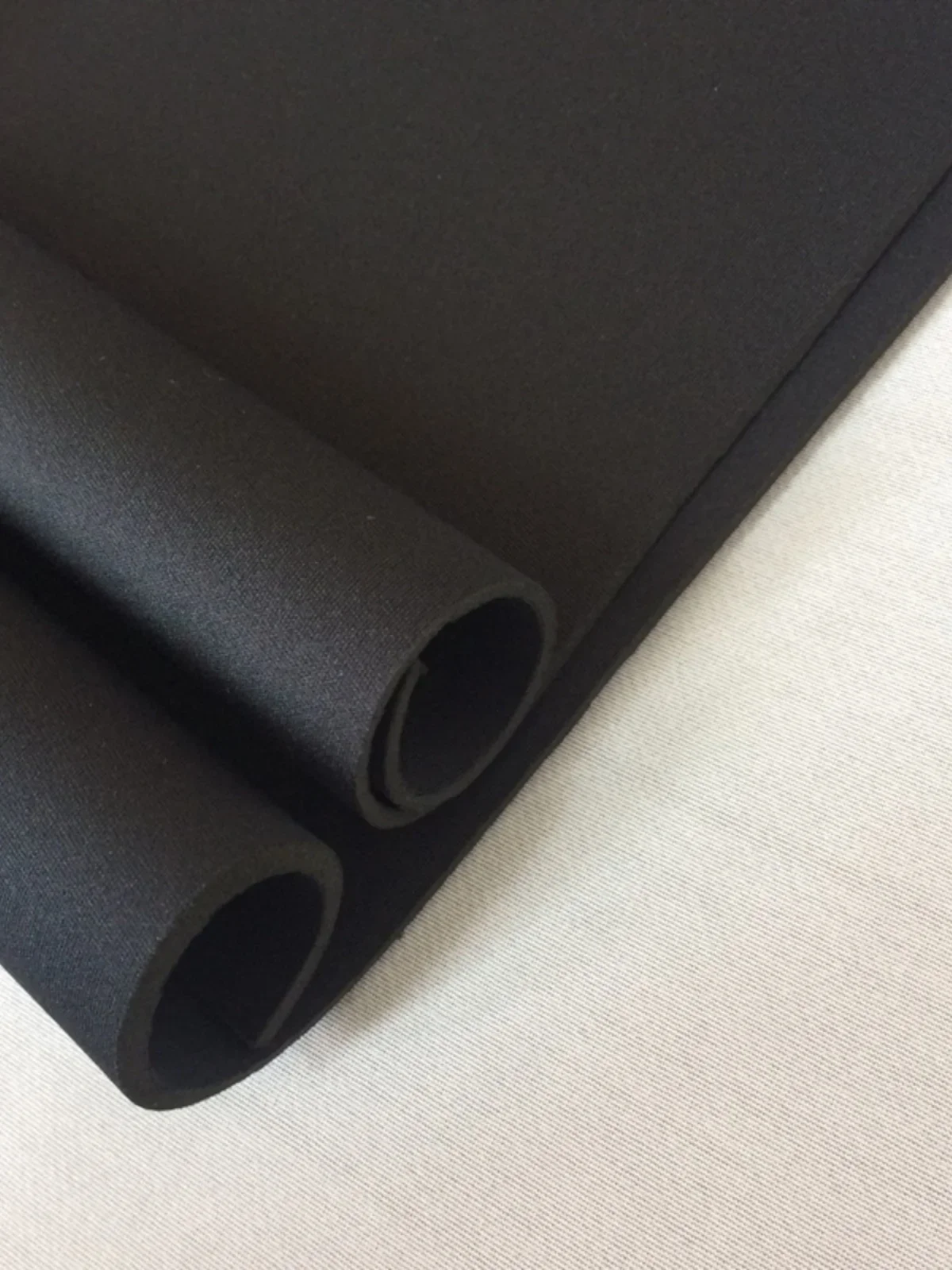 2 مللي متر رشاقته الغوص رغوة المستعبدين النسيج SBR المطاط مزدوجة الجانب تمتد المواد للغوص صدمة حماية ملابس الغوص 50x130 سنتيمتر