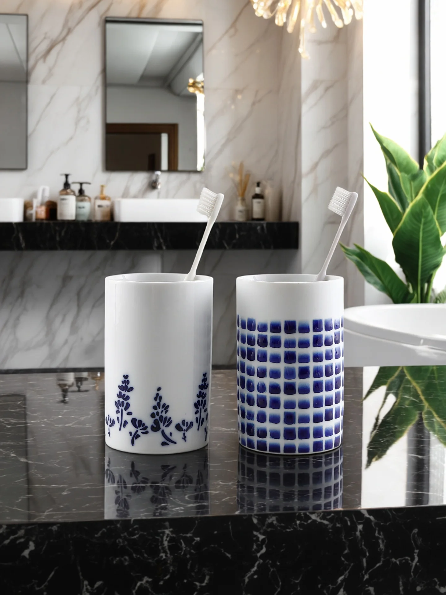 

Керамическая чашка KULE HOME с носиком, простая чашка для зубных щеток, креативная чашка для ванной, для домашнего использования, инструмент для личной гигиены, синяя, пороцветная.