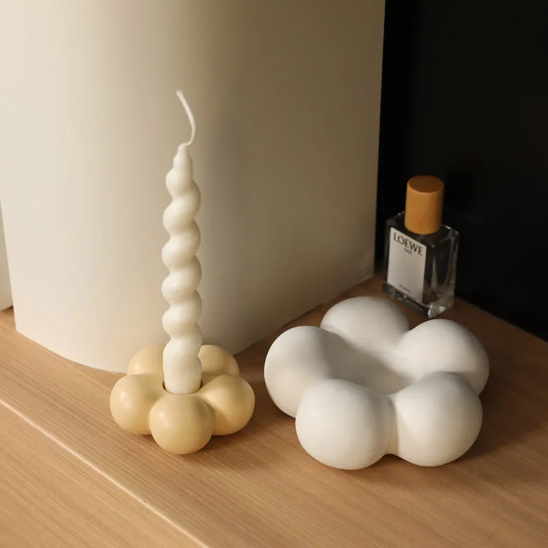 Nordic cream style creative cloud shaped ceramic candle holder, modern home dining table decoration candle holder ornaments