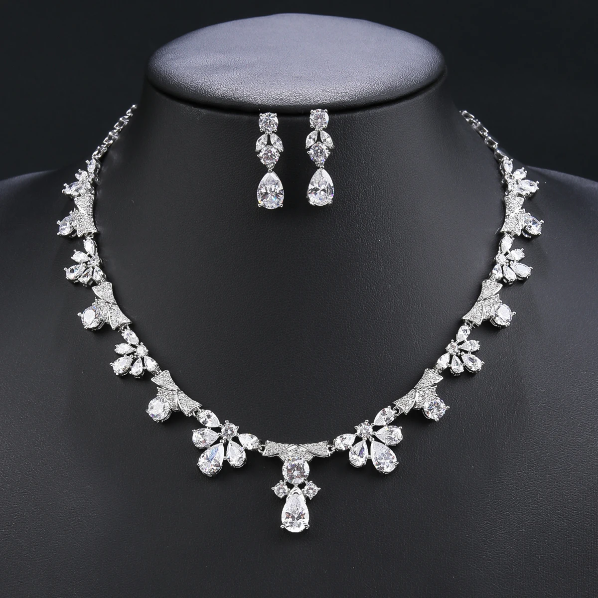 2 قطعة مجموعة مجوهرات الزفاف الفاخرة النسائية 5A تشيكوسلوفاكيا قطرة الماء مكعب زركونيا قلادة وأقراط 5A الصف اكسسوارات الزفاف #1