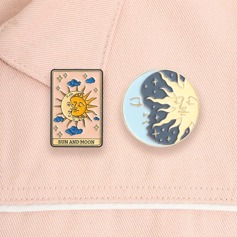 Sonne und Mond Tarotkarten-Emaille-Pin, Vintage Okkult Sonne Mond Metallbrosche für Paare, beste Freunde, Rucksack- und Jackendekoration, Geschenk – Detail 9