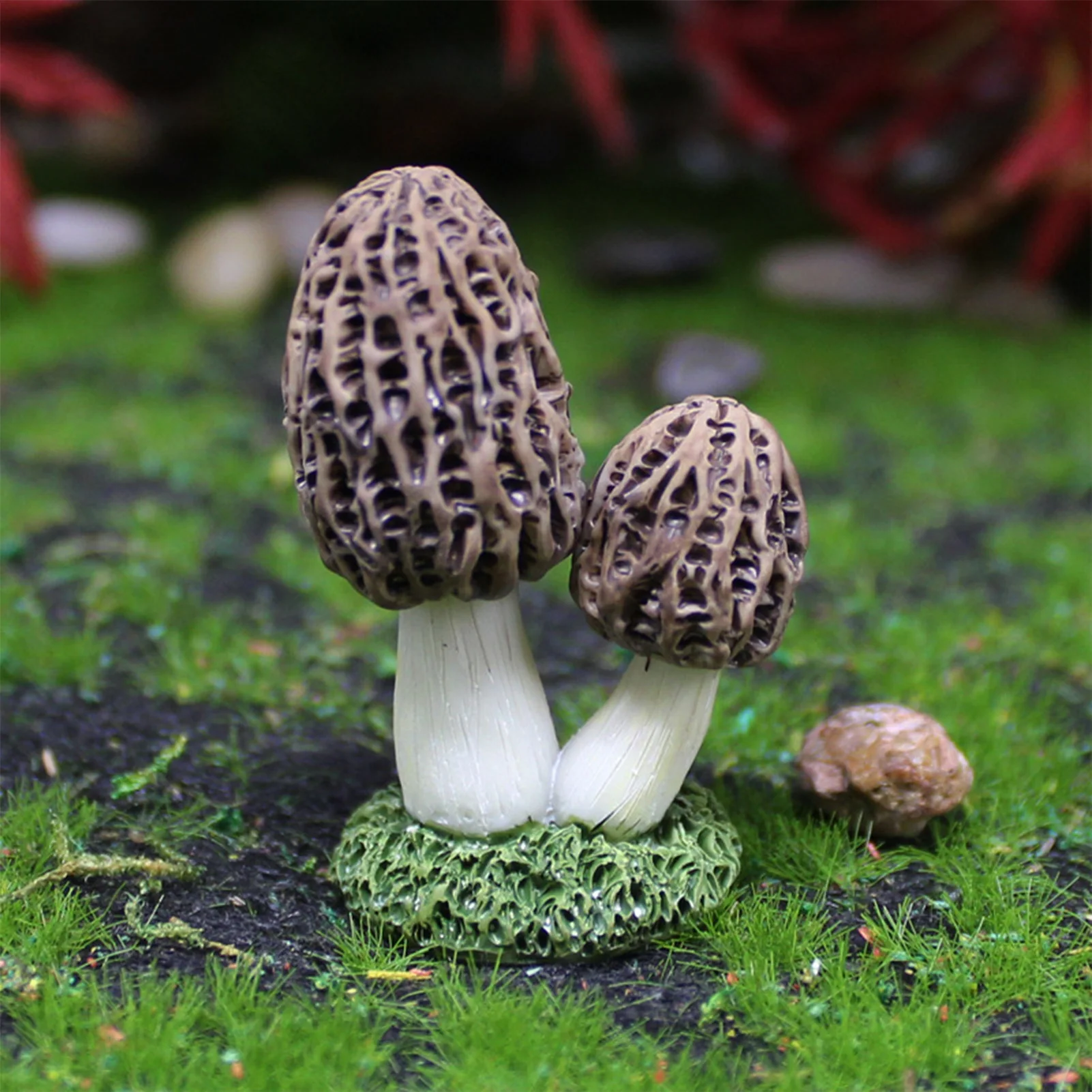 Mini Realistic Resin Mushroom Models Garden Decor Delicate Compact Mushroom Figurines for Home Fish Tank Garden Decor Supplies
