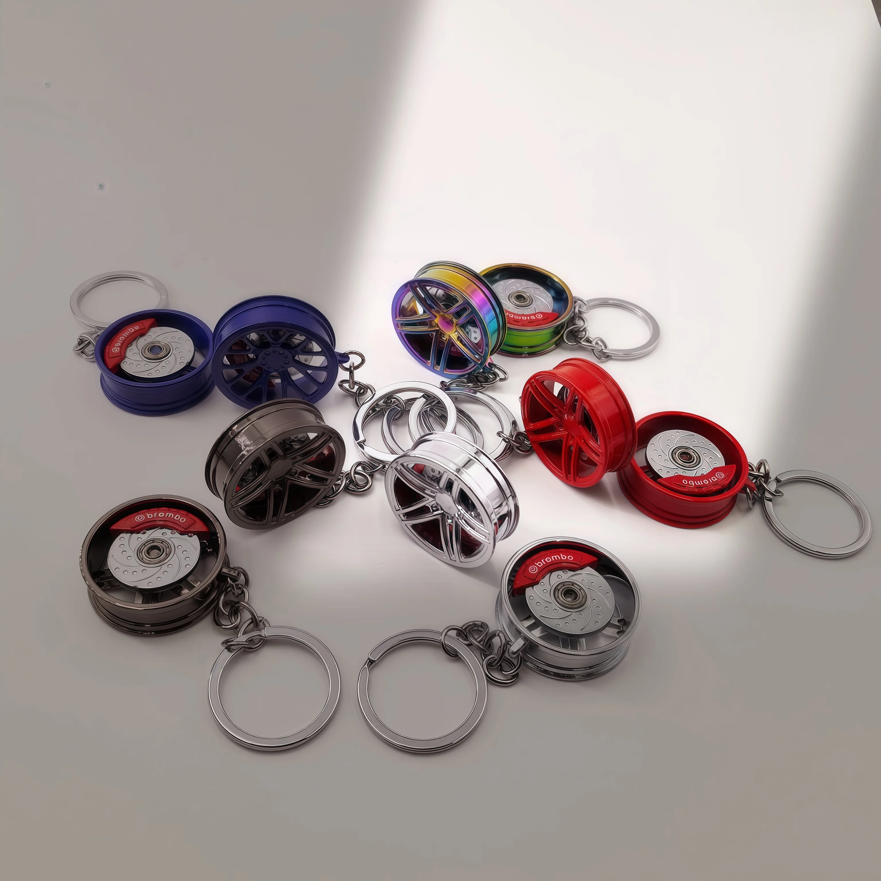 Porte-clés moyeu de roue en alliage 3D, 10 pièces, disque de frein de pneu de voiture, jouet Fidget, pendentifs de sac Gadget, cadeaux uniques sur le thème automobile