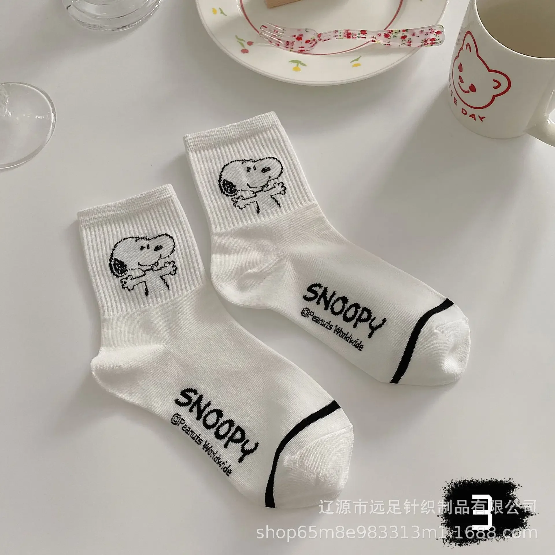 Snoopy Cartoon Cotton Socks Men Sports Breathable Socks Long Tube Cotton Socks Skateboard Casual Men Women Couples Fashion Sock