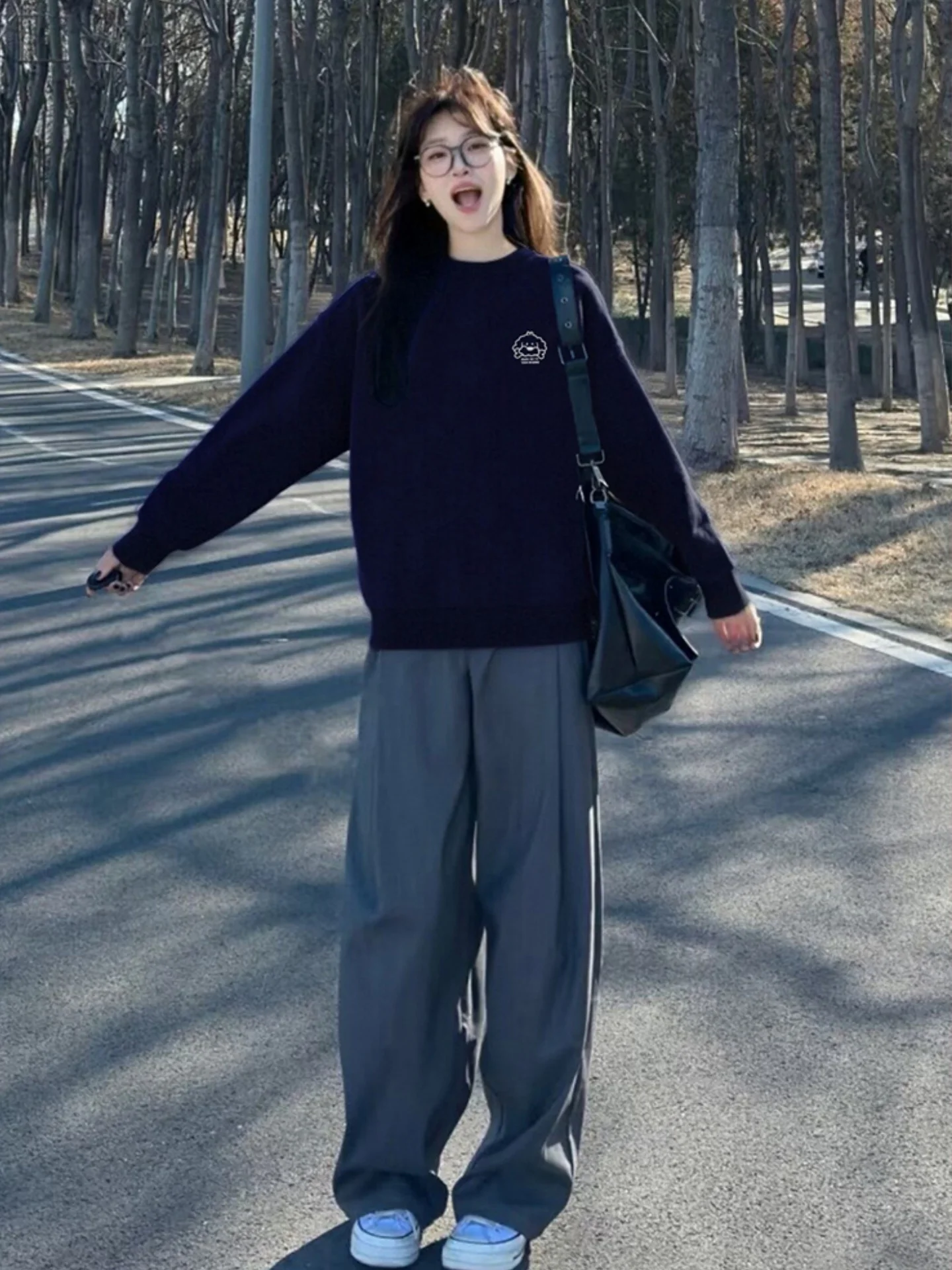 

Женская толстовка свободного кроя с круглым вырезом и капюшоном на флисовой подкладке, королевский синий цвет, модная и стильная, осенне-зимняя новинка