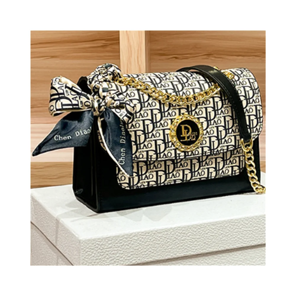 

2024 New Ladies Bag Senior Sense Lock Buckle Shoulder Diagonal Cross Ladies Small Square Bag Chain Lock Buckle Bag