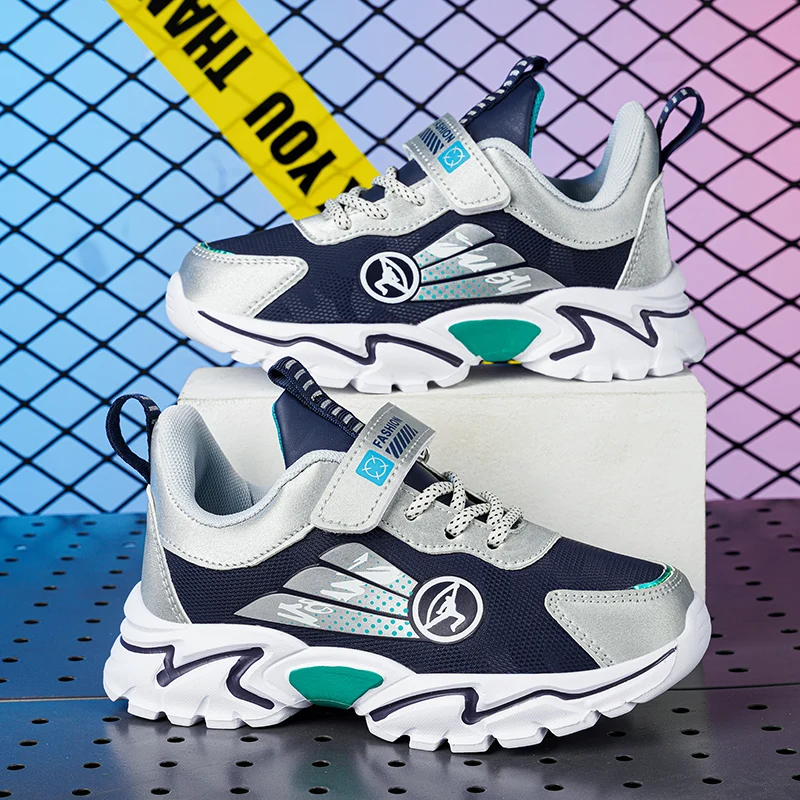 

A pair of children's four-season mesh sports shoes, breathable and comfortable casual shoes, size 28-40，YY-9989