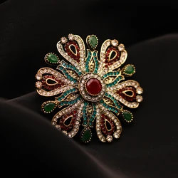 Baroque Women Men Fashion Classic Crystal Flower Badges Retro Middle Design Luxury Rhinestone Brooch Pin Banquet Party Corsages
