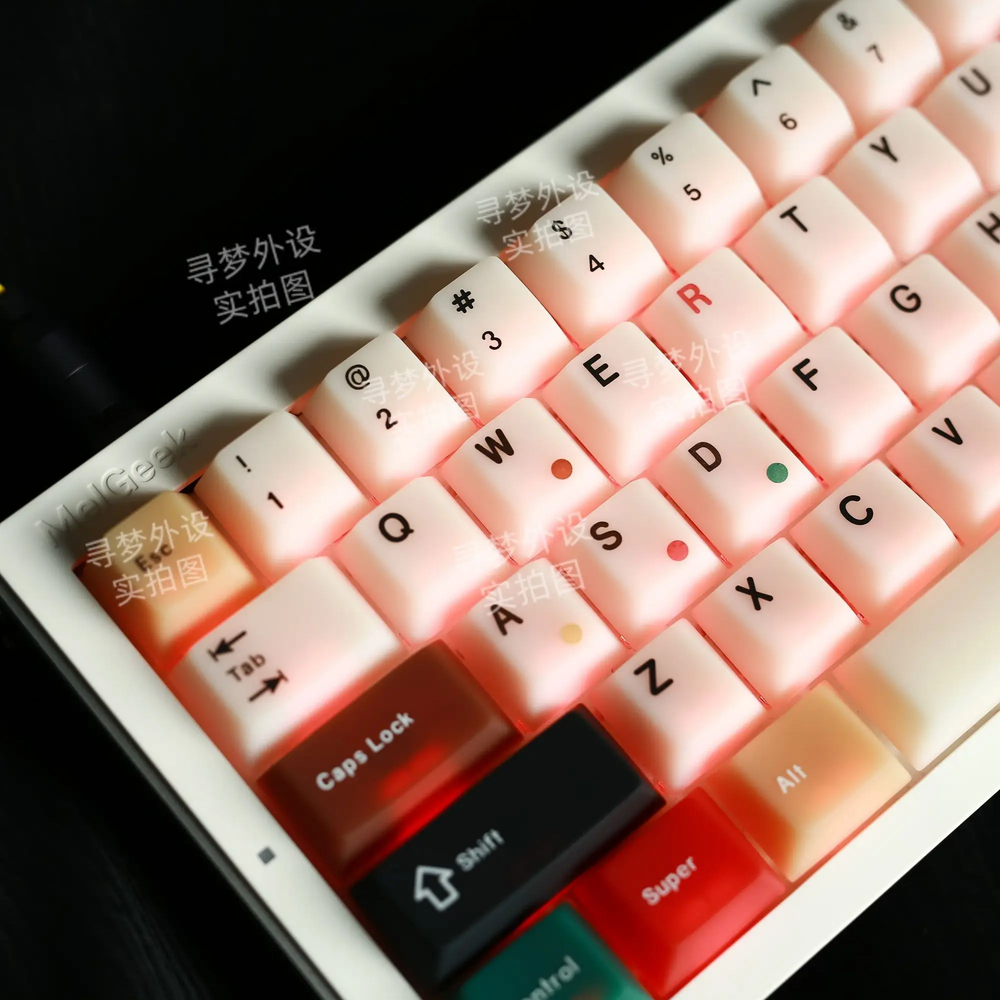 

Soft Jade Mixed Lamp Keycaps Cherry Profile Jade High Value Set of Gaming Customized KeyCap for 60% 68% Mechanical Keyboard