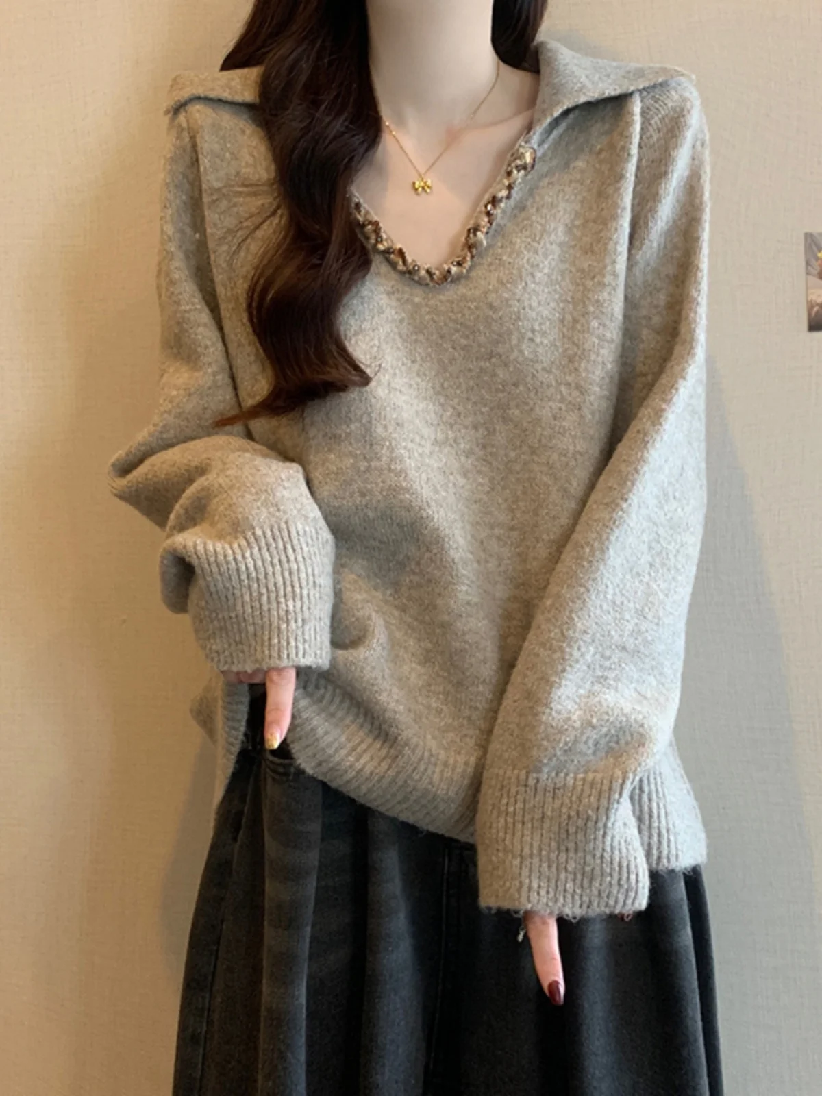 Soft Cozy V-Neck Knitted Sweater Women's Inner Spring Autumn Large Size Plump MM Design Sense Shiny Thread Top Base Shirt