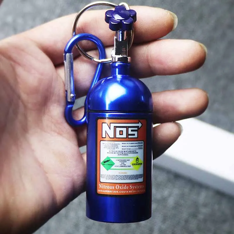 Auto-Aschenbecher mit Deckel, tragbarer Auto-Zigarettenaschenbecher, hochwertiger Aluminium-Taschenaschenbecher mit Schlüsselanhänger im Mini-Stil