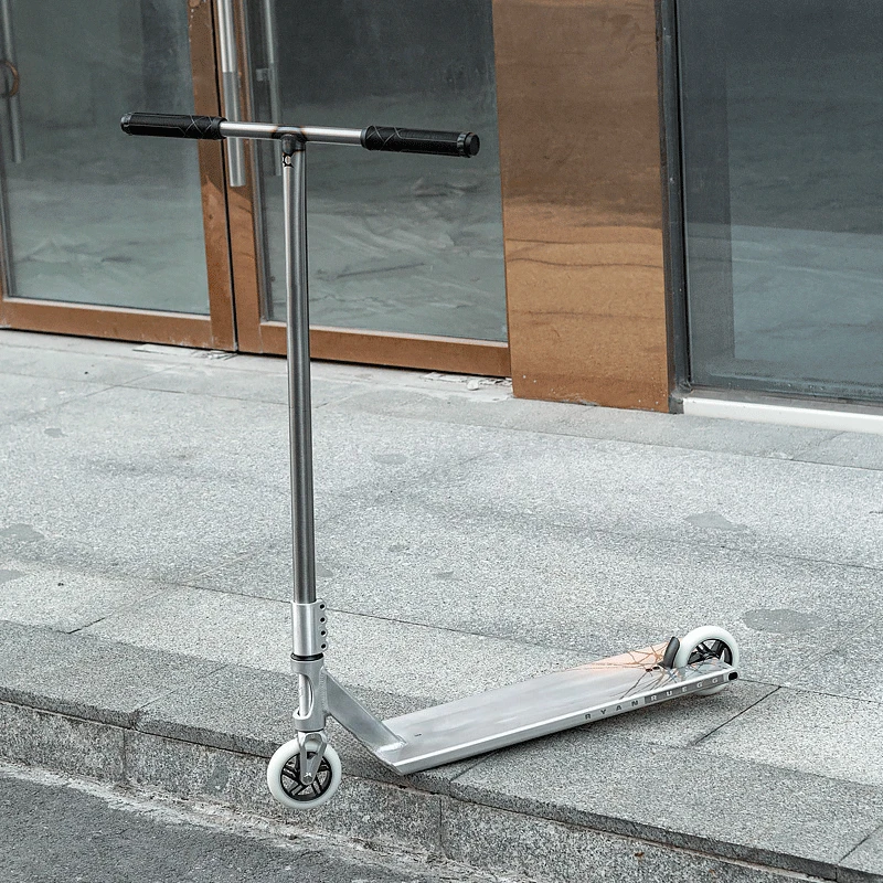 Assembled full vehicle 51 top-tier assembly action commuting competition professional