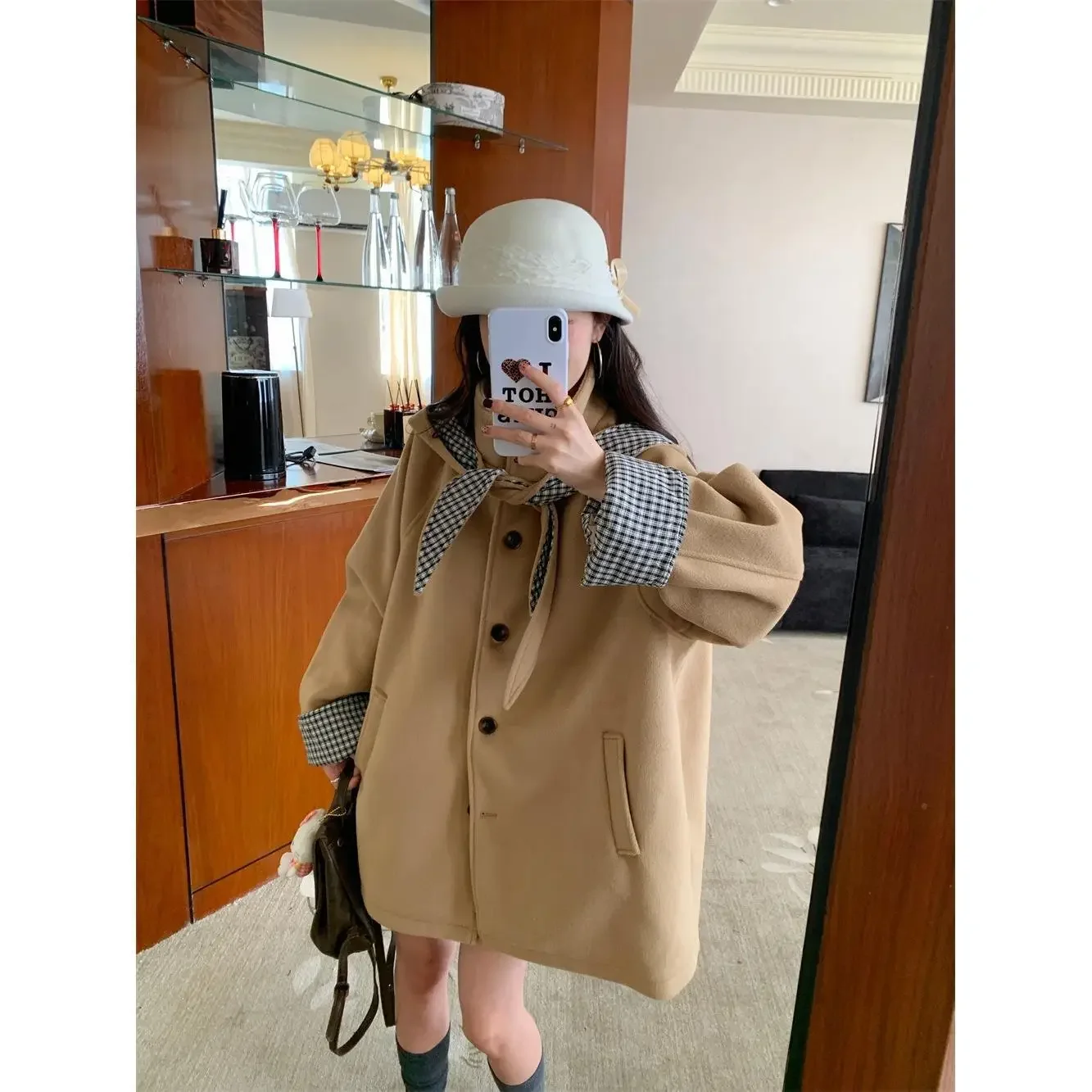 Women’s Long-sleeve Woolen Coat with A Stylish Checkered Patchwork Design, Autumn Season, Loose Fit, Versatile and Elegant.