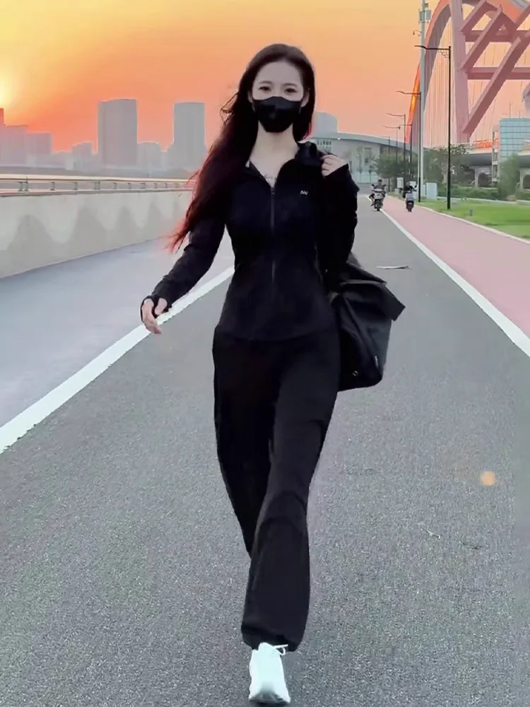 

Женский спортивный костюм для бега и тренировок, повседневный комплект, облегающая черная куртка, топ с длинными рукавами, брюки, комплект из двух предметов, осенний сезон