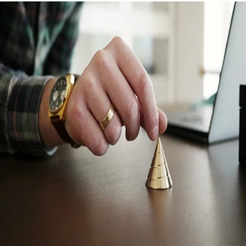 ألعاب طاولة جيروسكوب معدنية للبالغين ، ألعاب طاولة تخفيف الضغط ، دوار الإصبع ، قلادة التخلص من القلق ، هدية عيد الميلاد