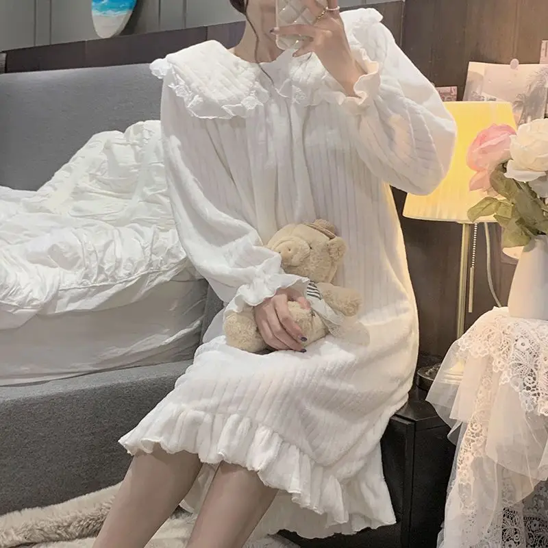 Fleece Women Nightgown Korean Lace Sleepwear Winter Night Dress Knee Length One Piece Pajamas Peter Pan Collar Warm Home Wear