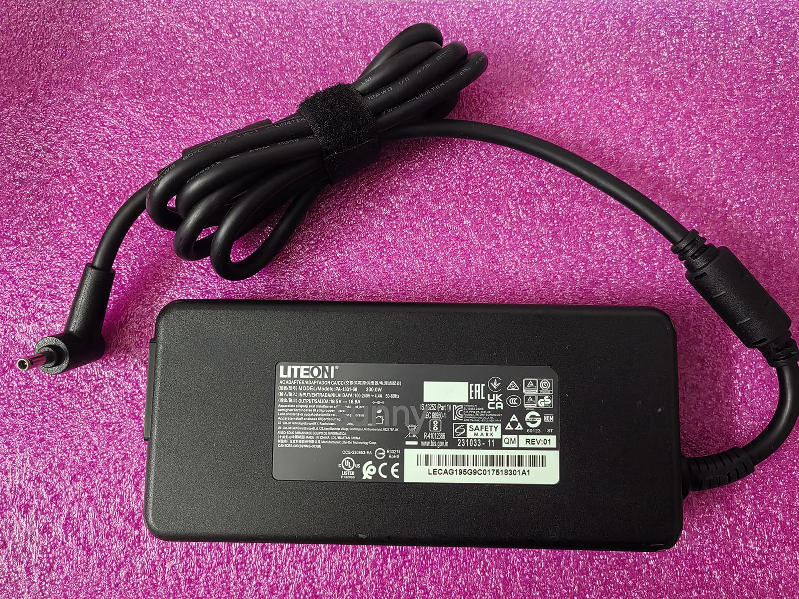 

OEM Тонкий адаптер переменного тока LITEON 19,5 В 16,9 А PA-1331-68 4,5 мм 330 Вт 231033-11 UK CA для игрового ноутбука ThundeRobot R16 2025 RTX5080TI AI