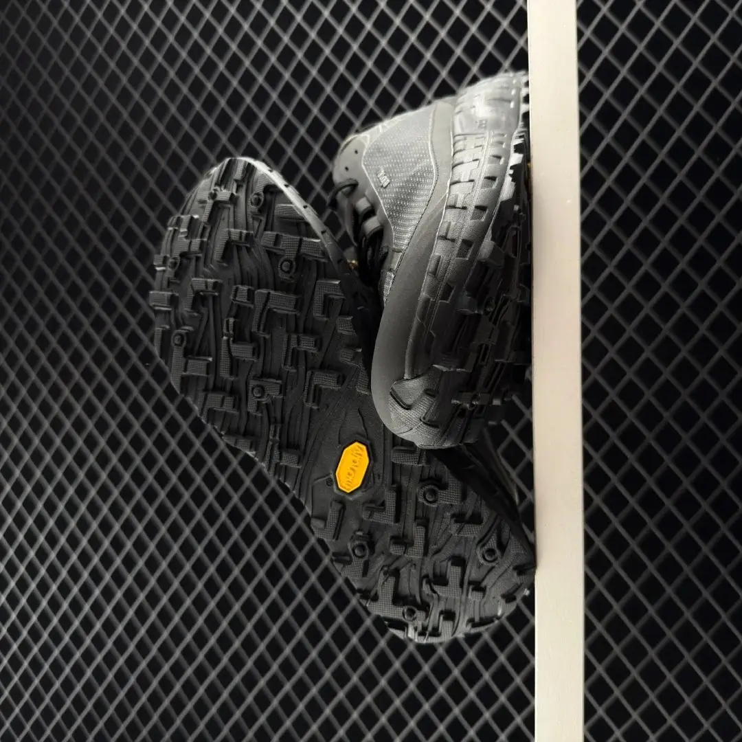 รองเท้าวิ่งระบายอากาศสำหรับผู้ชายรุ่นใหม่ปี 2025 รองเท้ากีฬากลางแจ้งน้ำหนักเบา รองเท้าฝึกซ้อมสำหรับผู้หญิงที่ใส่สบาย