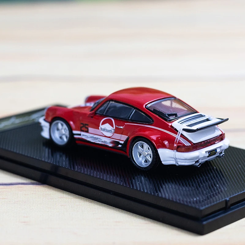 RM 1:64 930 Singer Turbo Alloy car model Collection display