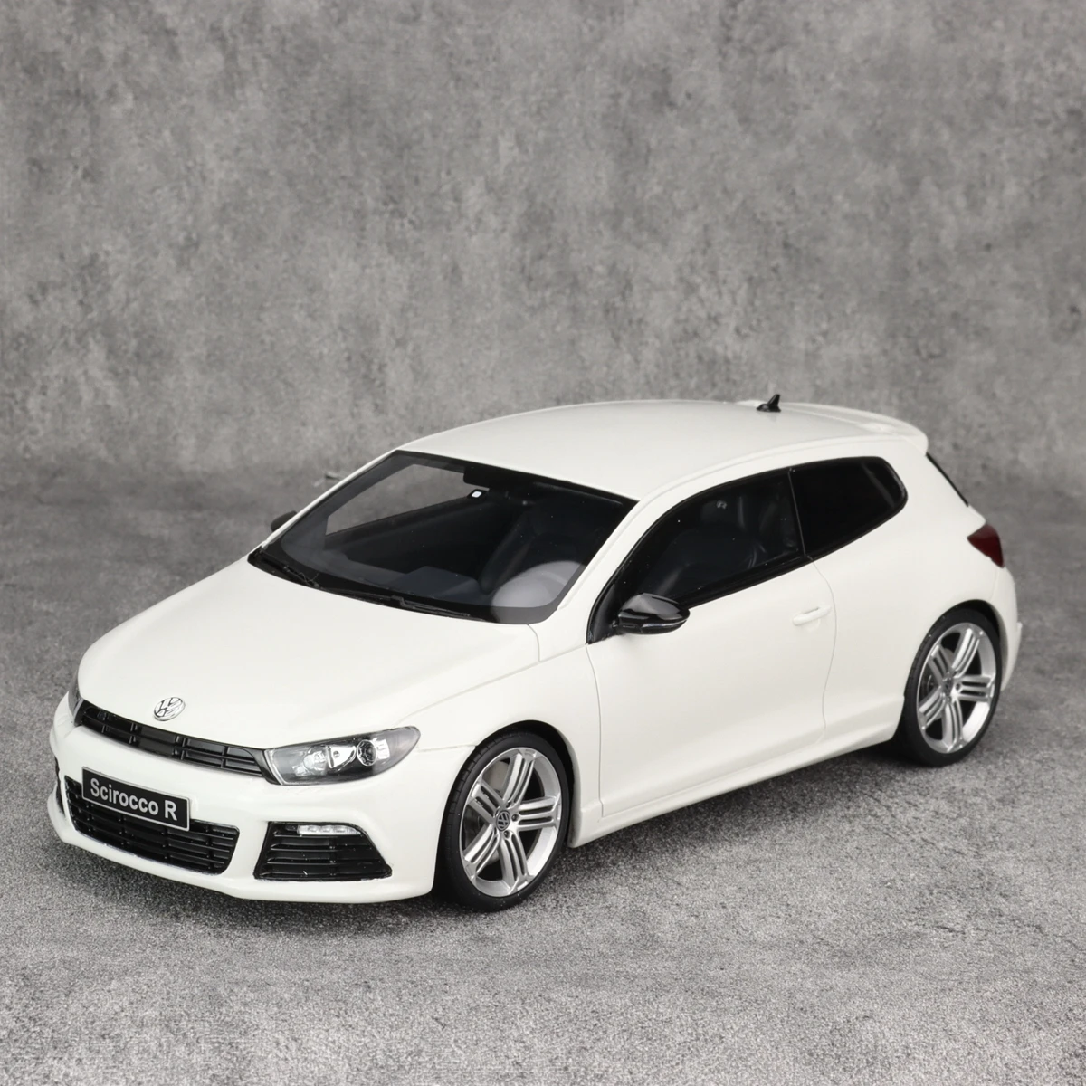 

OTTO 1:18 SCIROCCO 3R ФАЗЫ 1, БЕЛЫЙ 2008 OT1090, модель автомобиля из смолы, подарочная коллекция