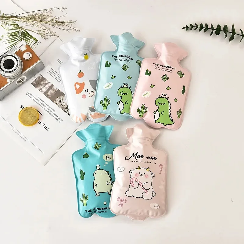 Cute Winter water injection hot water bottle PVC hand warmer bag for girls to warm their belly during menstruation and portable