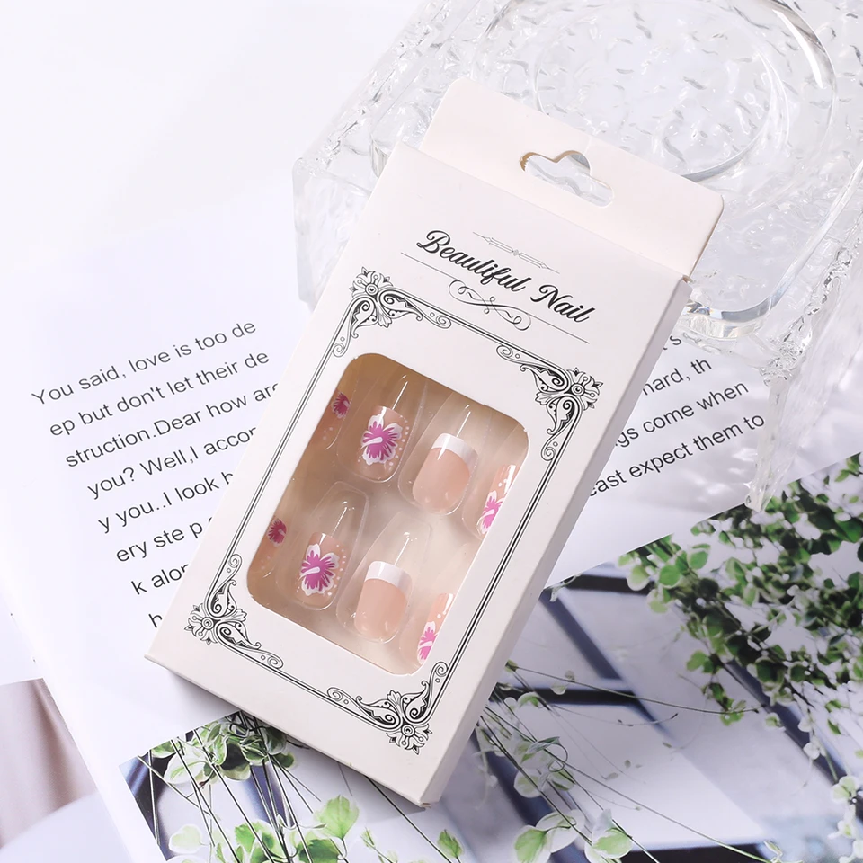 24 uñas postizas acrílicas blancas y rosas con flores, cuadradas cortas, estilo francés, cubierta completa, para mujer. 6