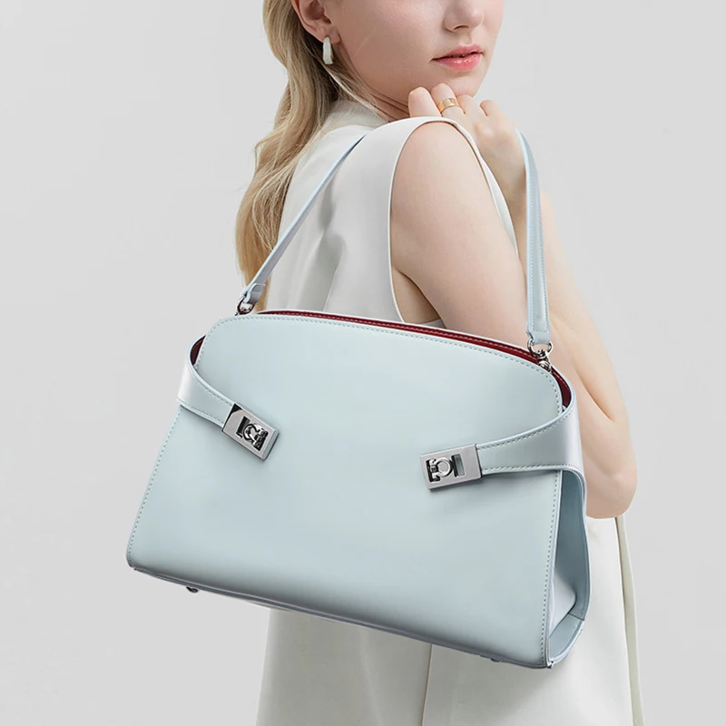Nouveau sac à bandoulière pour femme, sac sous le bras tendance et haut de gamme, sac fourre-tout décontracté, sac de navetteur grande capacité, sac décontracté simple et polyvalent